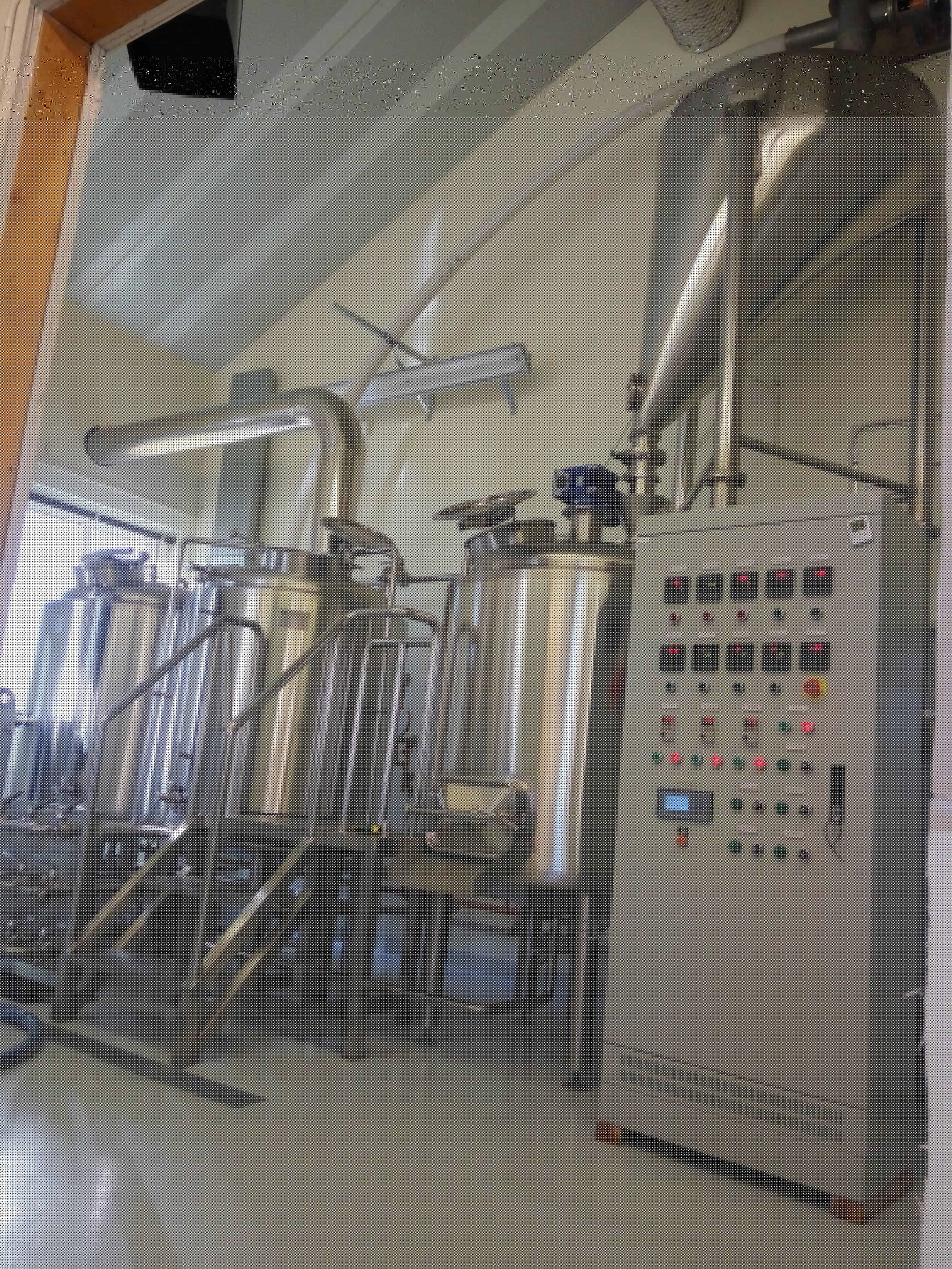 精釀啤酒設(shè)備多少錢(qián)一套？